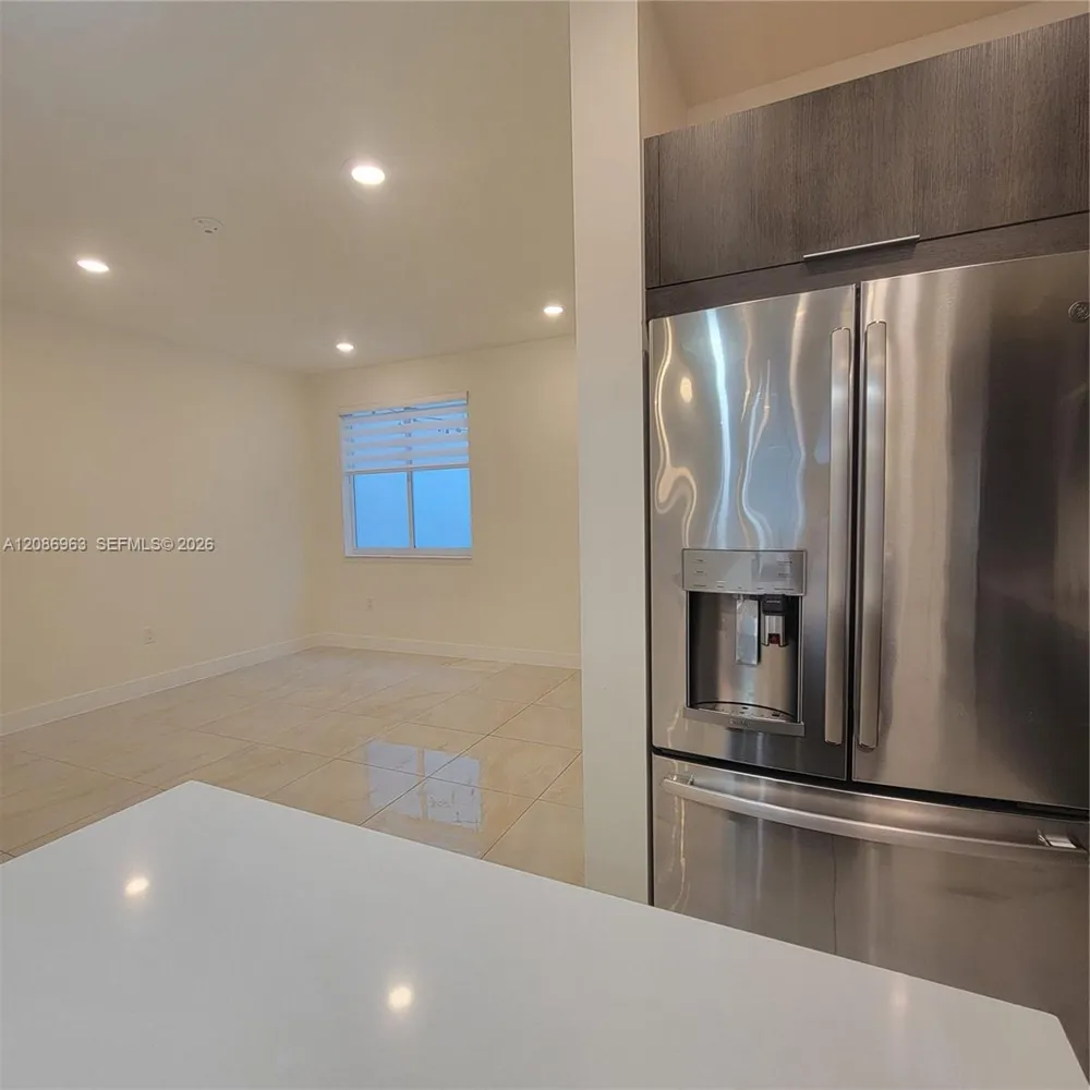 10275 NW 66th St Doral, FL 33178