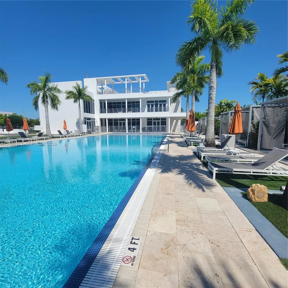 10275 NW 66th St Doral, FL 33178