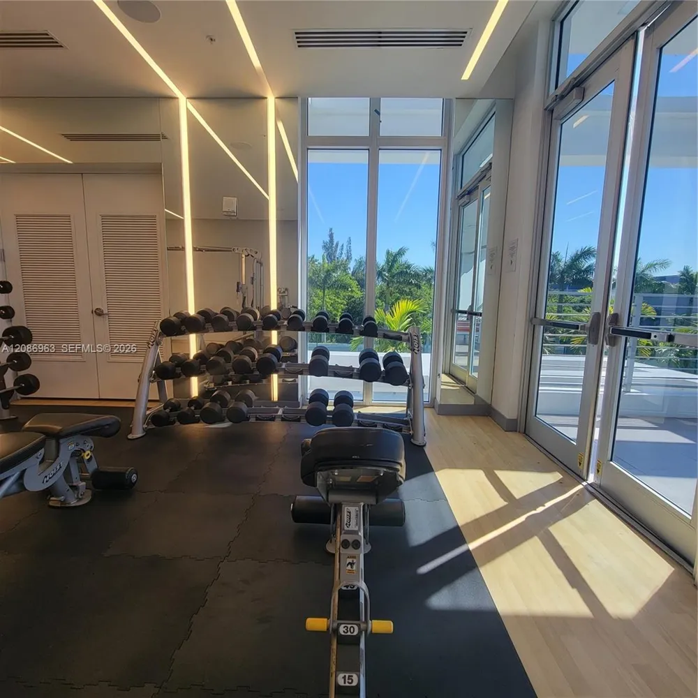 10275 NW 66th St Doral, FL 33178