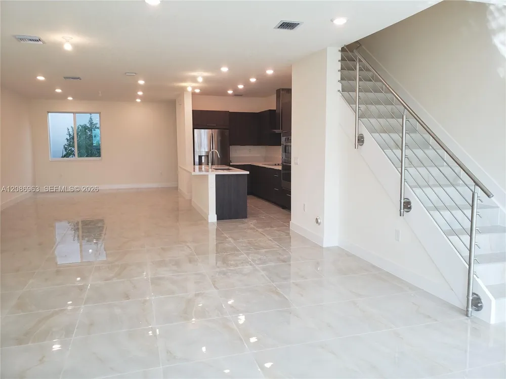 10275 NW 66th St Doral, FL 33178