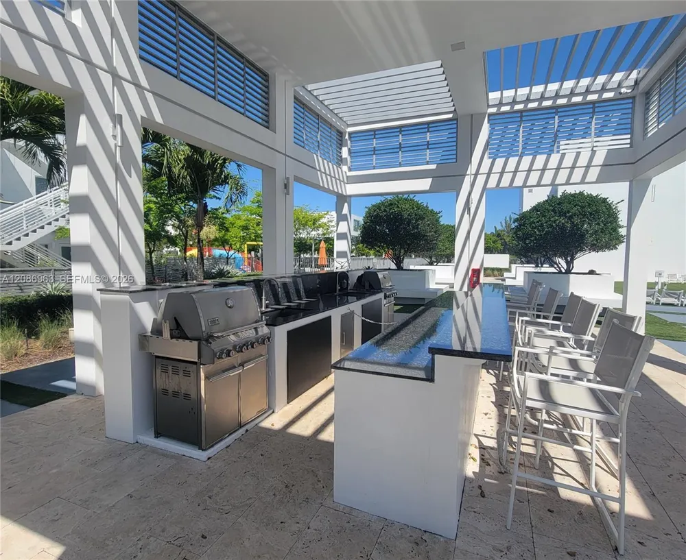10275 NW 66th St Doral, FL 33178