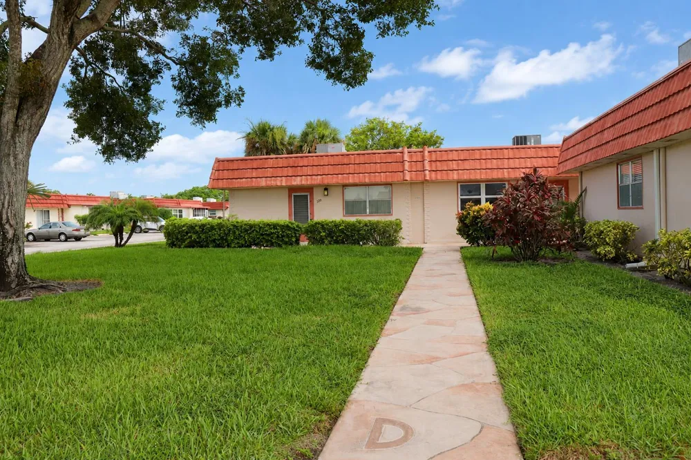 120 Seville E Delray Beach, FL 33446