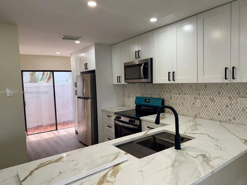 2643 NW 42nd Ave Coconut Creek, FL 33066