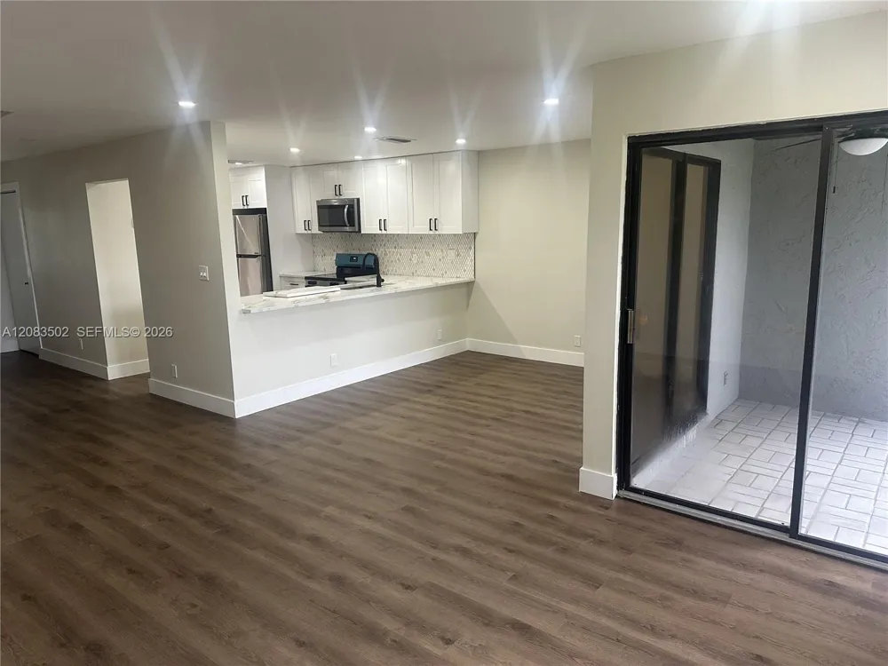 2643 NW 42nd Ave Coconut Creek, FL 33066