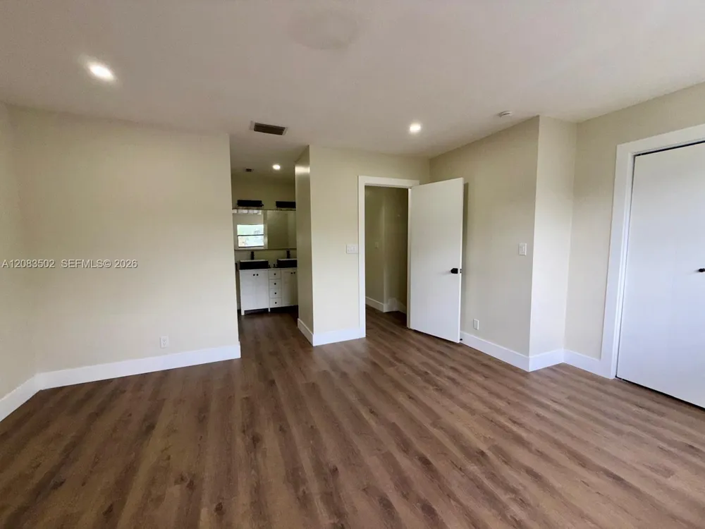 2643 NW 42nd Ave Coconut Creek, FL 33066
