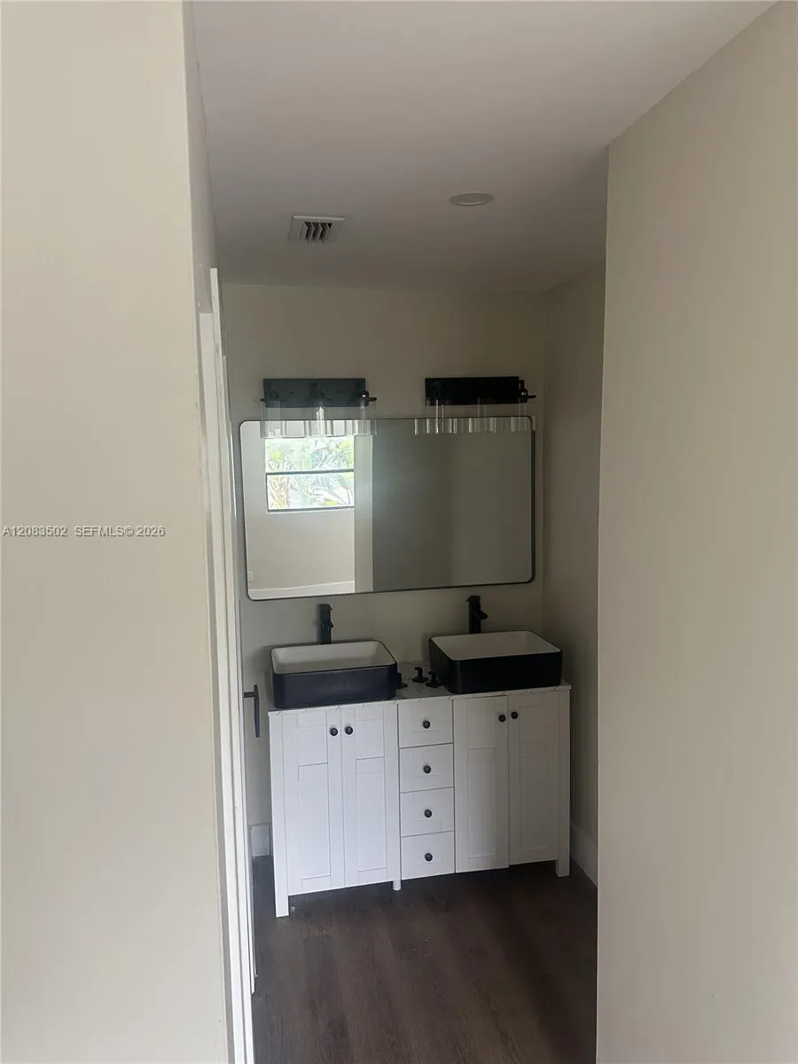 2643 NW 42nd Ave Coconut Creek, FL 33066