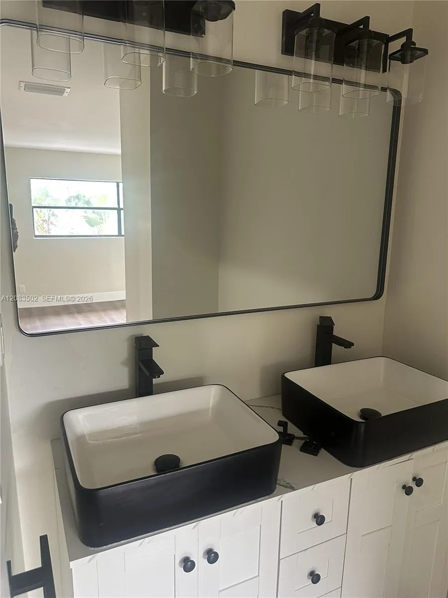 2643 NW 42nd Ave Coconut Creek, FL 33066