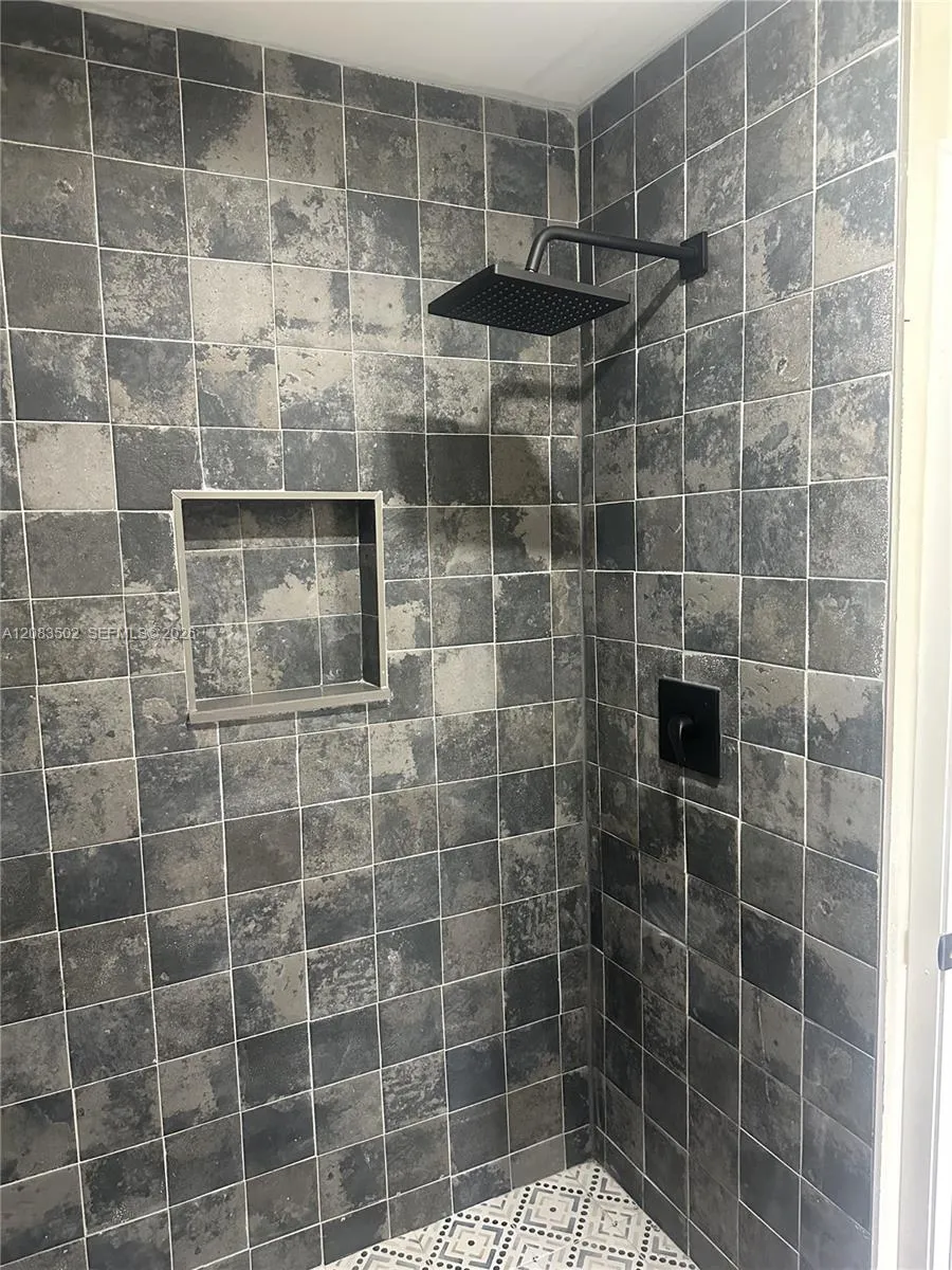 2643 NW 42nd Ave Coconut Creek, FL 33066