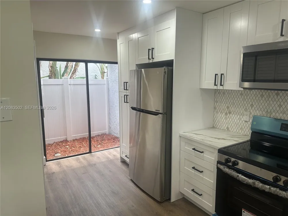 2643 NW 42nd Ave Coconut Creek, FL 33066