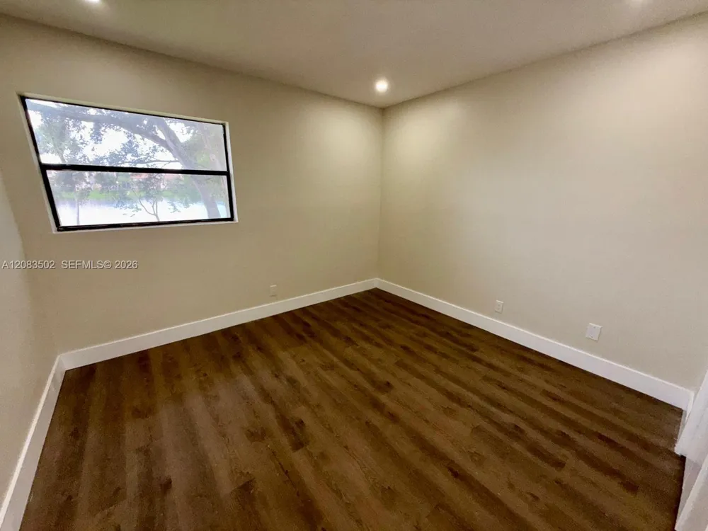 2643 NW 42nd Ave Coconut Creek, FL 33066