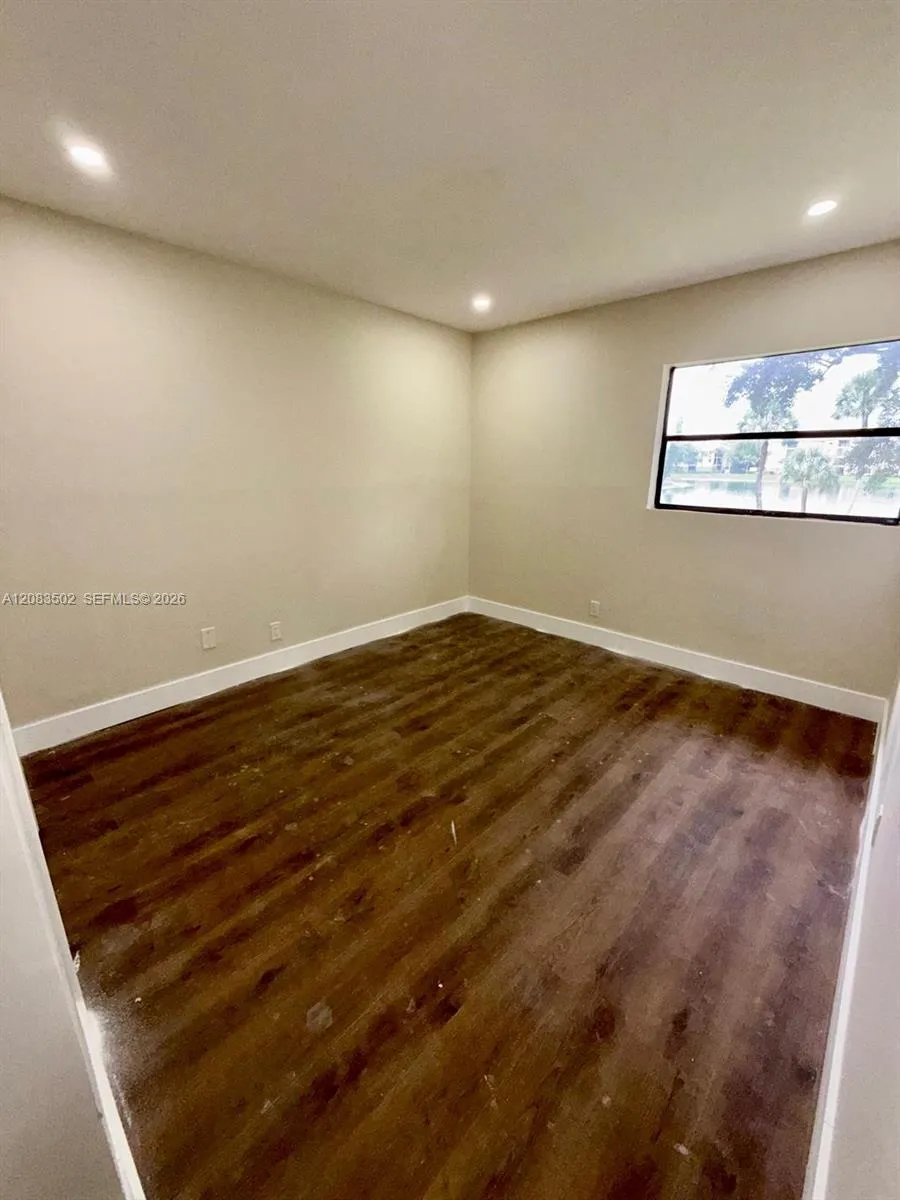 2643 NW 42nd Ave Coconut Creek, FL 33066