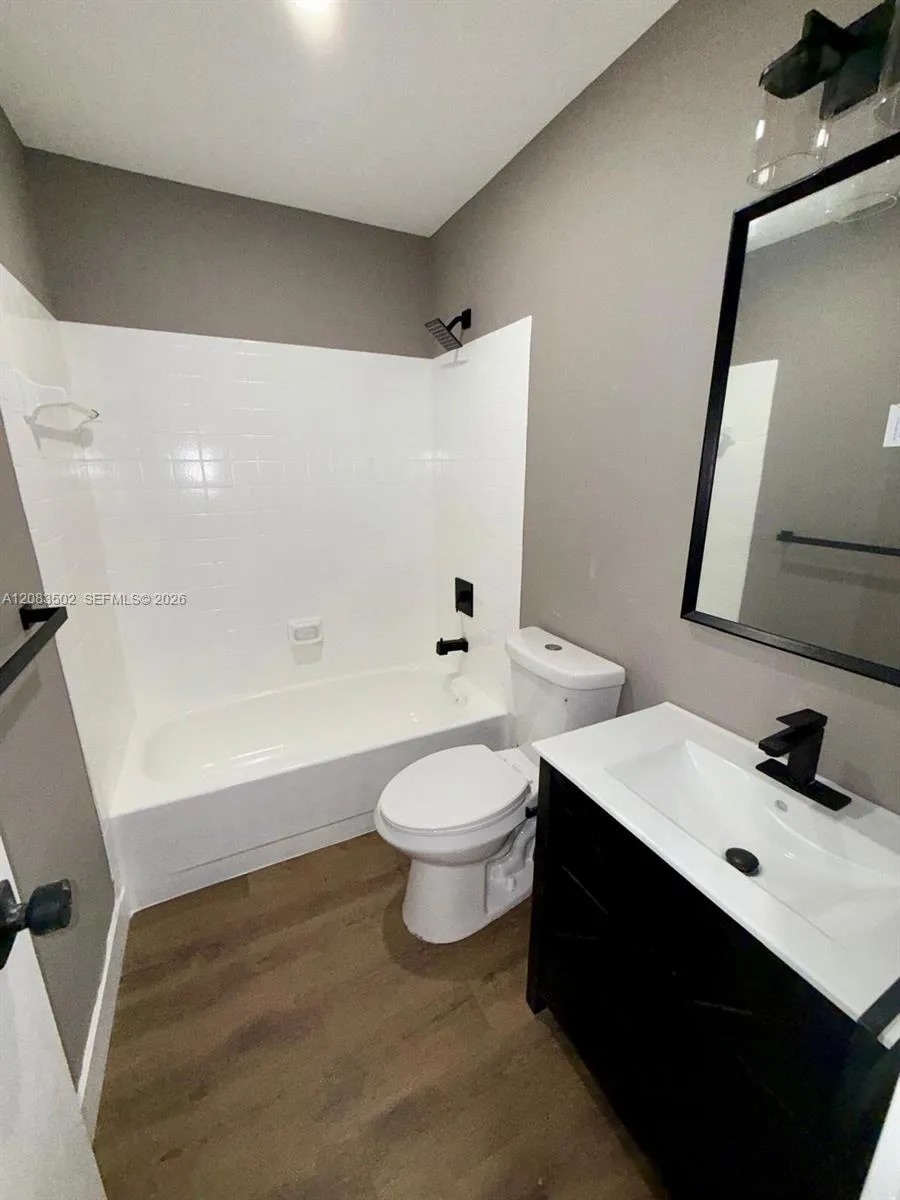 2643 NW 42nd Ave Coconut Creek, FL 33066