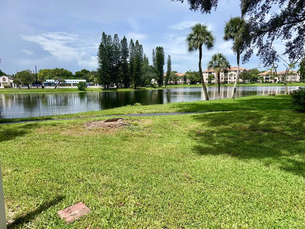 2643 NW 42nd Ave Coconut Creek, FL 33066