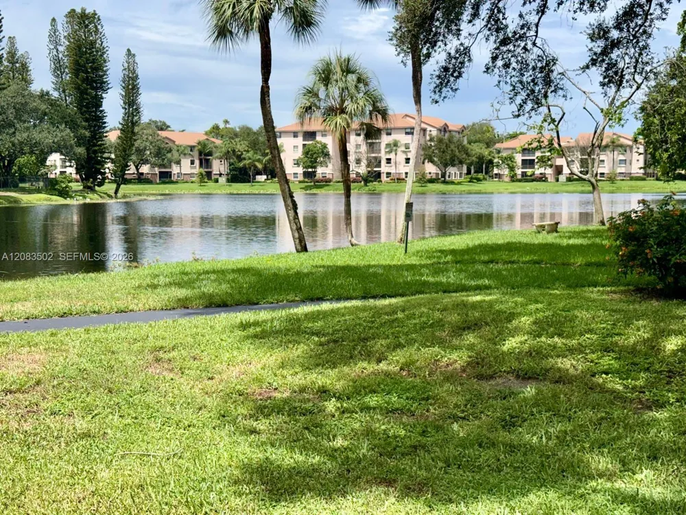 2643 NW 42nd Ave Coconut Creek, FL 33066