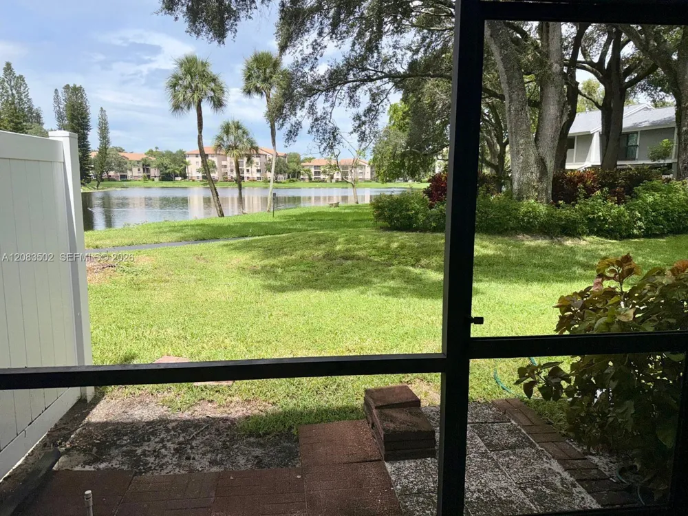 2643 NW 42nd Ave Coconut Creek, FL 33066