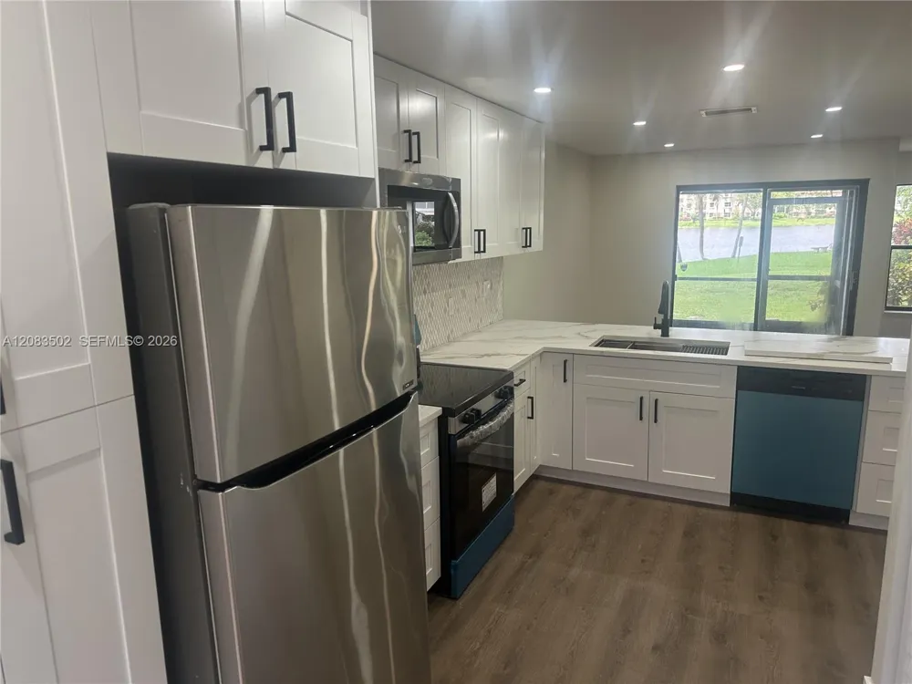 2643 NW 42nd Ave Coconut Creek, FL 33066