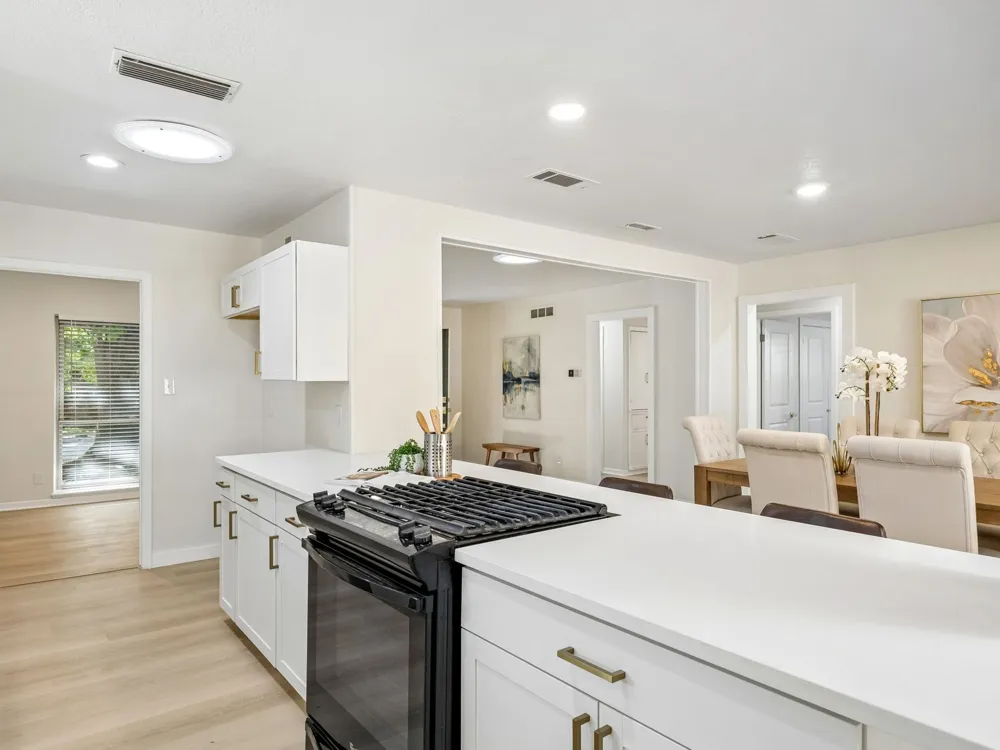 9745 Ash Creek Drive Dallas, TX 75228