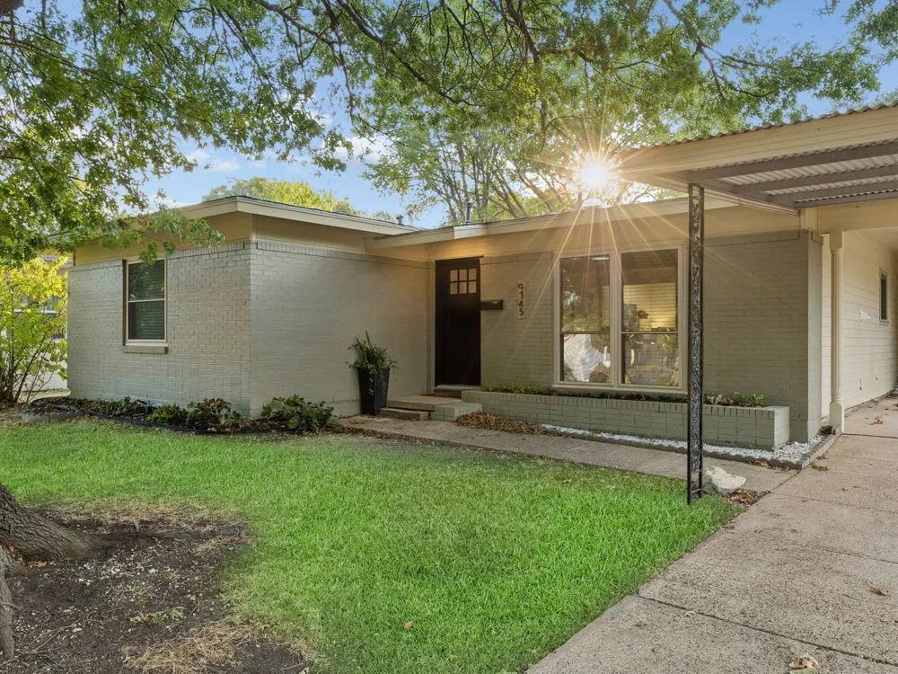 9745 Ash Creek Drive Dallas, TX 75228
