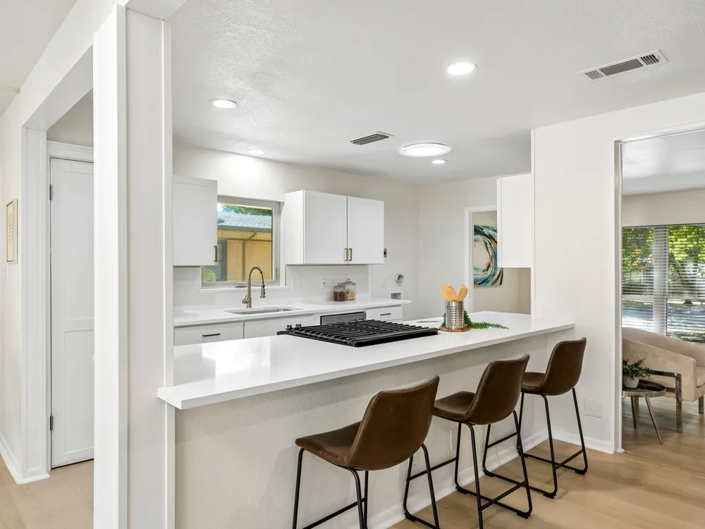 9745 Ash Creek Drive Dallas, TX 75228