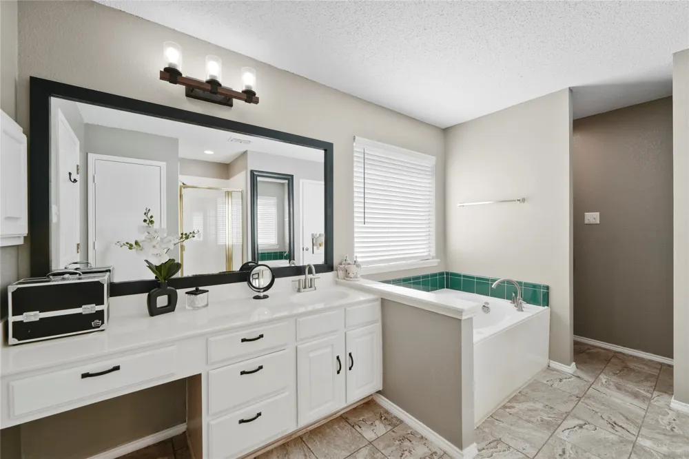 2603 Clark Drive Corinth, TX 76210