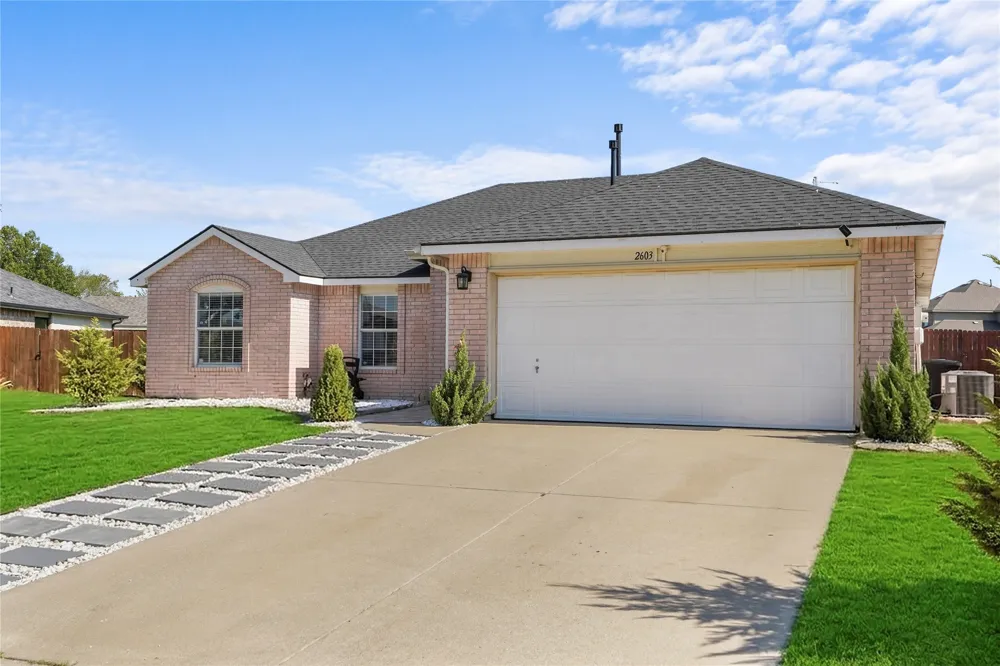 2603 Clark Drive Corinth, TX 76210