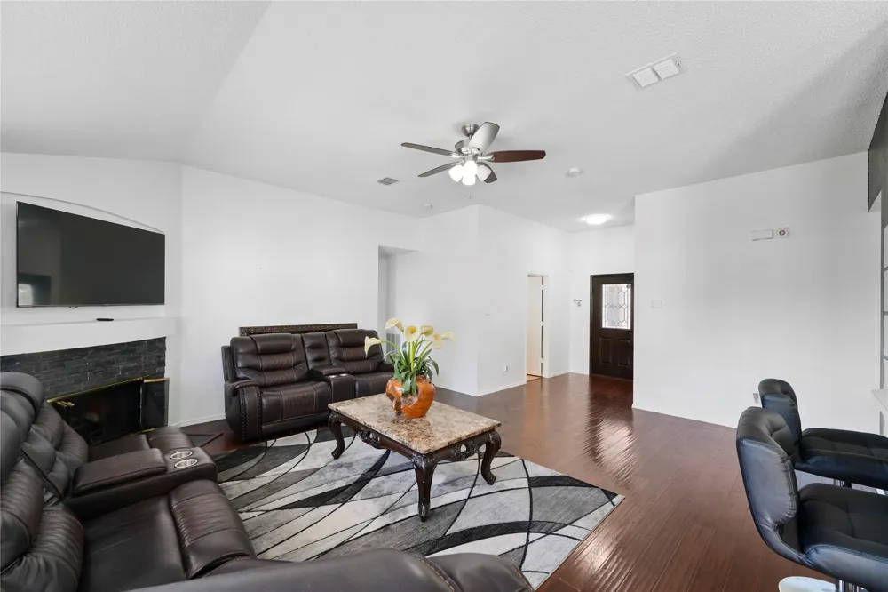 2603 Clark Drive Corinth, TX 76210