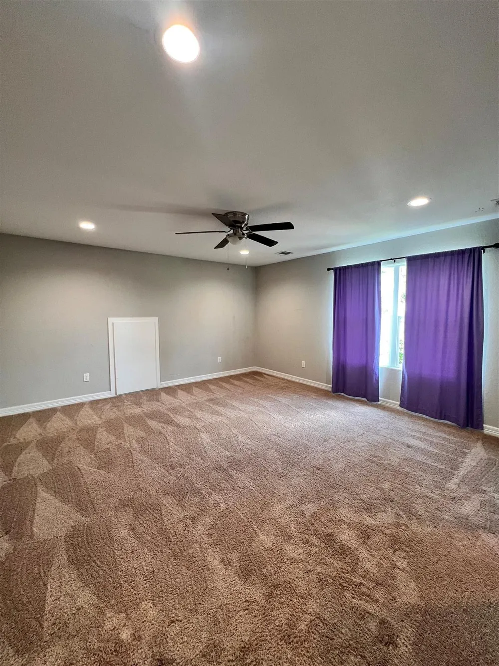715 Seydler Street East Bernard, TX 77435