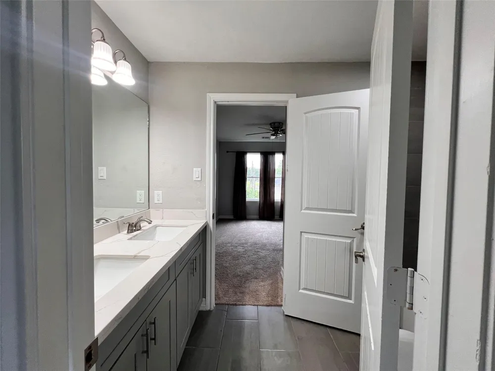 715 Seydler Street East Bernard, TX 77435