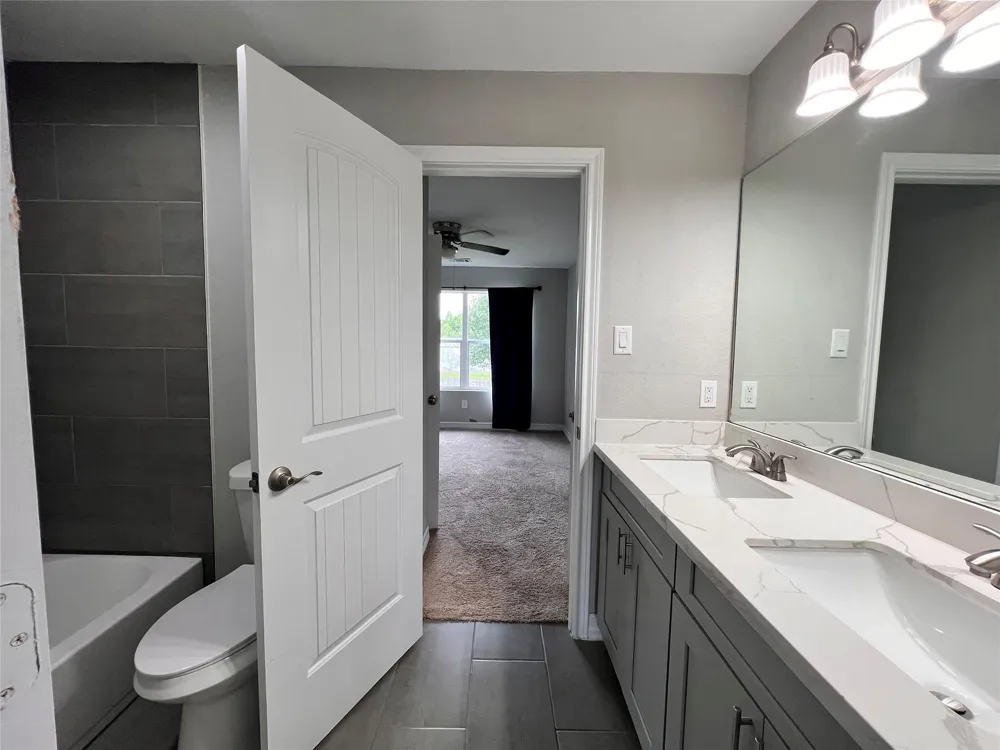 715 Seydler Street East Bernard, TX 77435