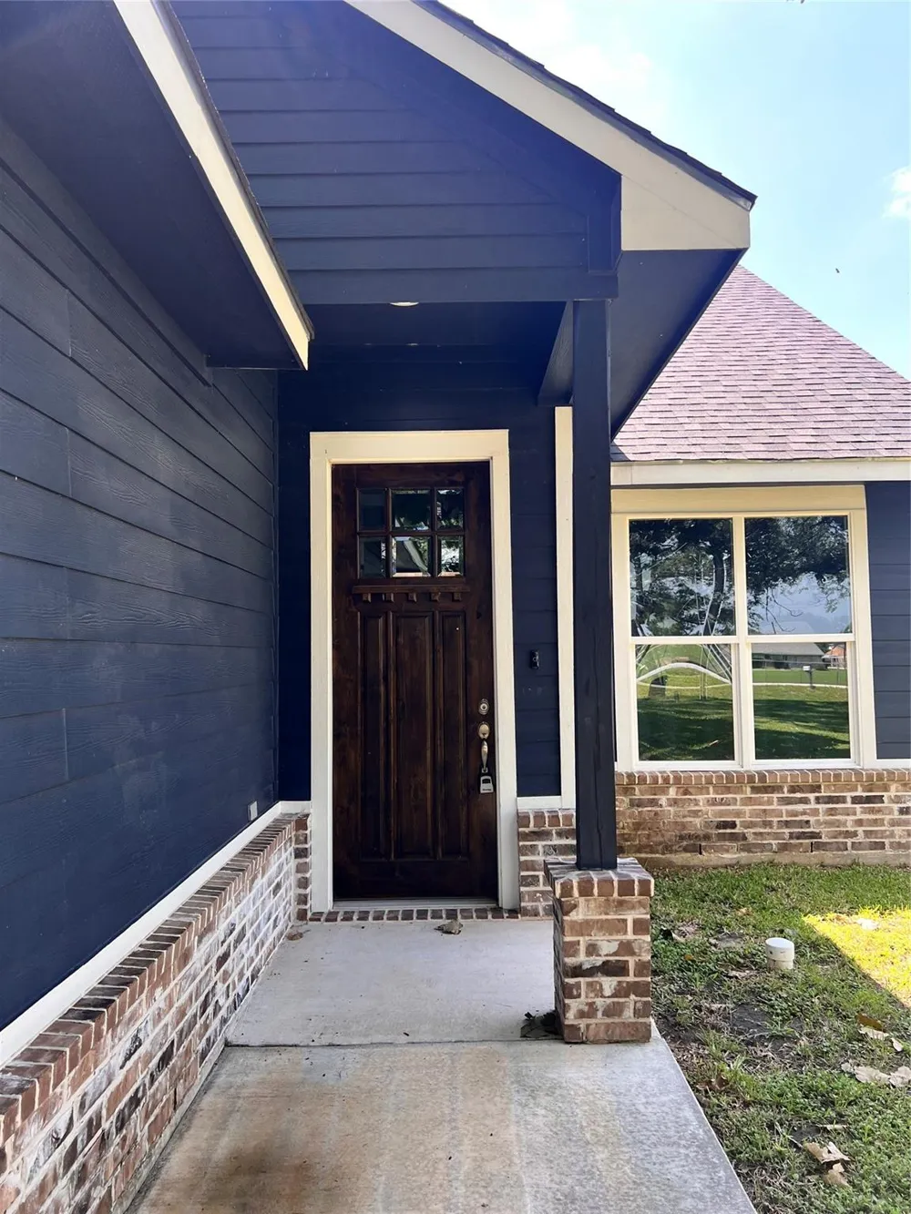 715 Seydler Street East Bernard, TX 77435