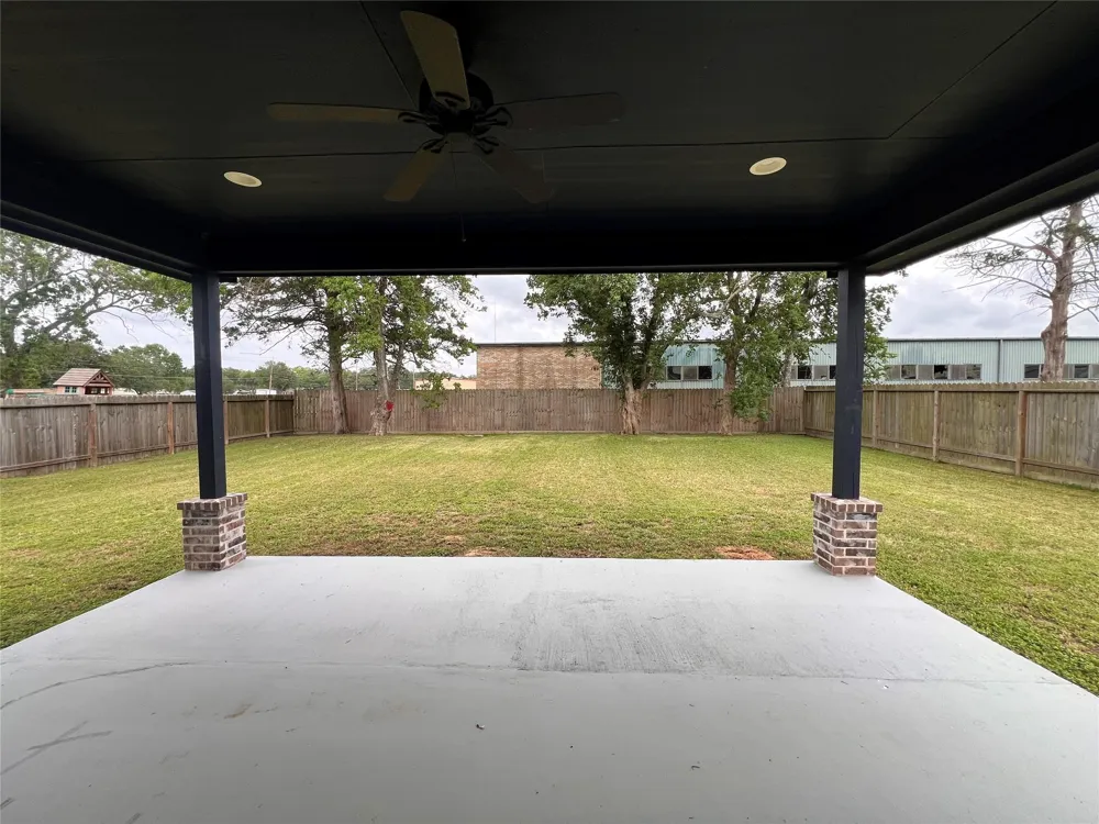 715 Seydler Street East Bernard, TX 77435
