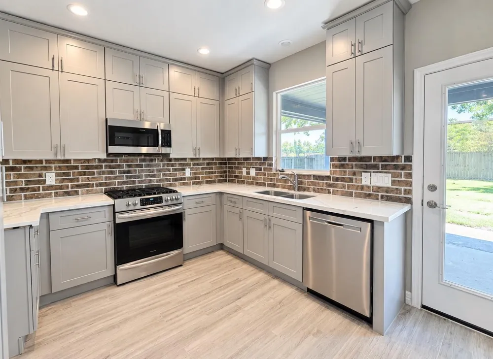 715 Seydler Street East Bernard, TX 77435