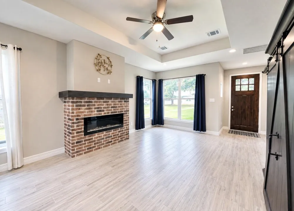 715 Seydler Street East Bernard, TX 77435