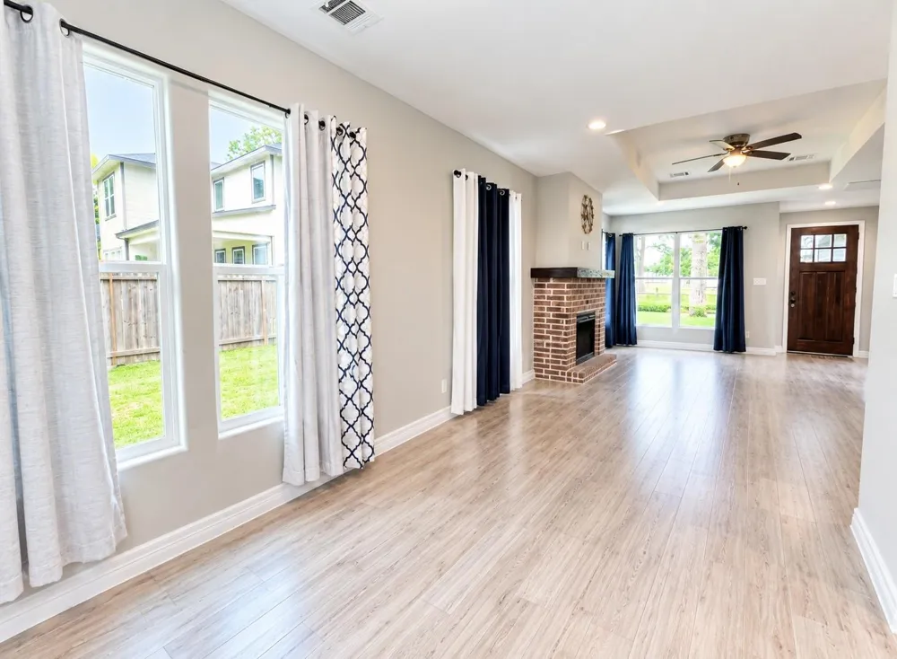 715 Seydler Street East Bernard, TX 77435