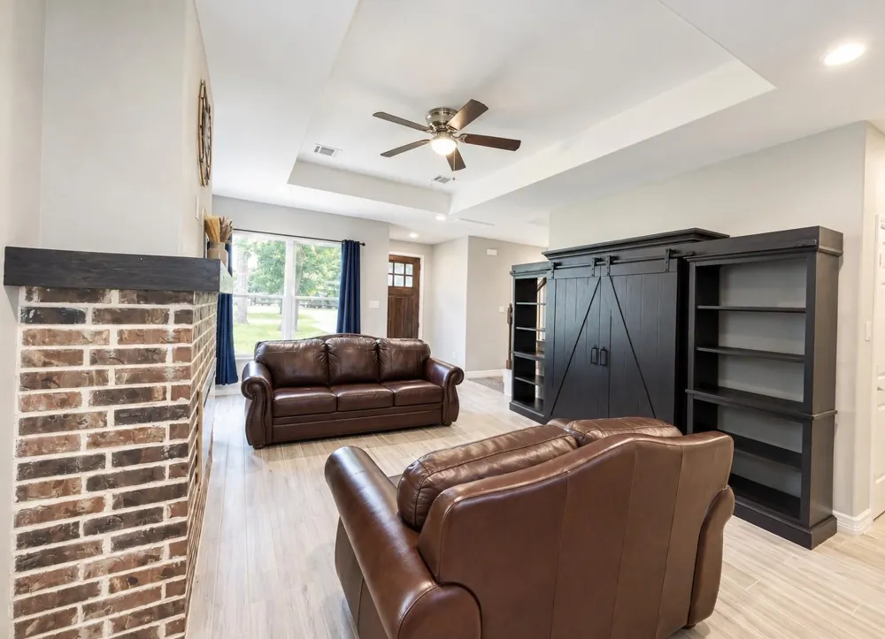 715 Seydler Street East Bernard, TX 77435