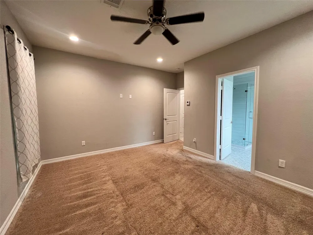 715 Seydler Street East Bernard, TX 77435