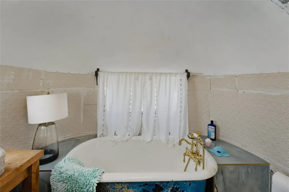 5601 Wickel Road Burton, TX 77835