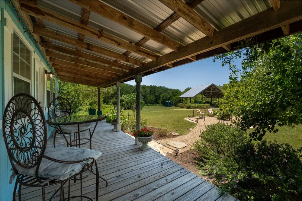 5601 Wickel Road Burton, TX 77835