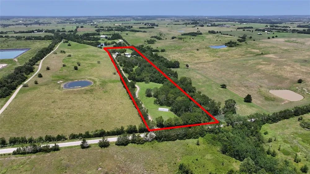 5601 Wickel Road Burton, TX 77835