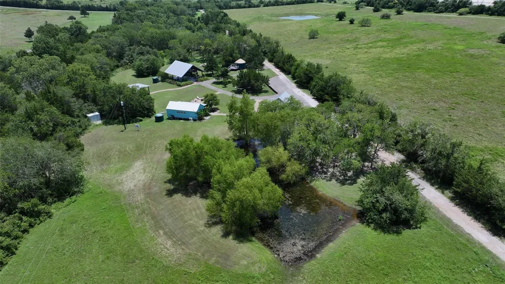 5601 Wickel Road Burton, TX 77835