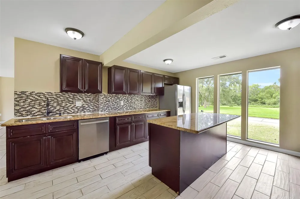 15503 Wandering Trail Friendswood, TX 77546