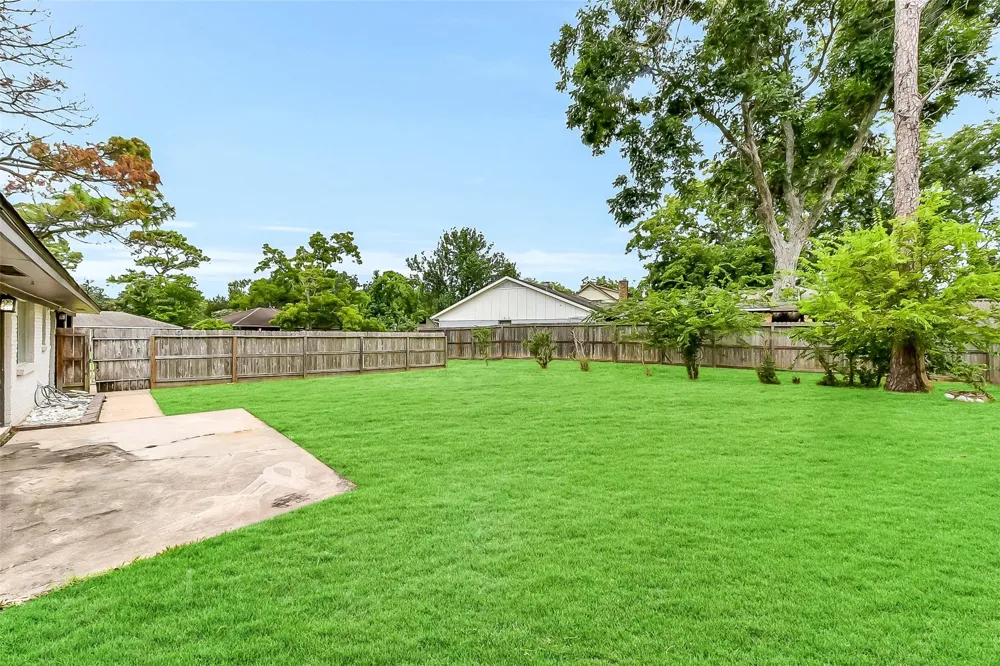15503 Wandering Trail Friendswood, TX 77546