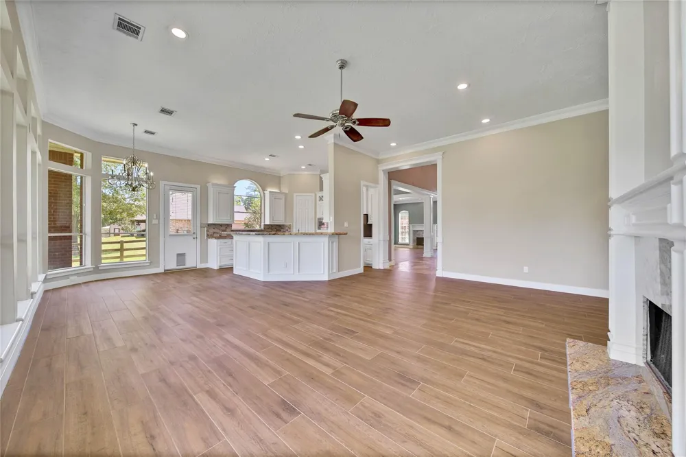 15444 Crown Oaks Drive Montgomery, TX 77316