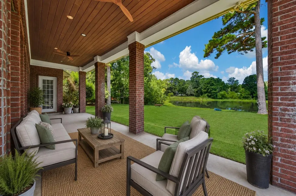 15444 Crown Oaks Drive Montgomery, TX 77316