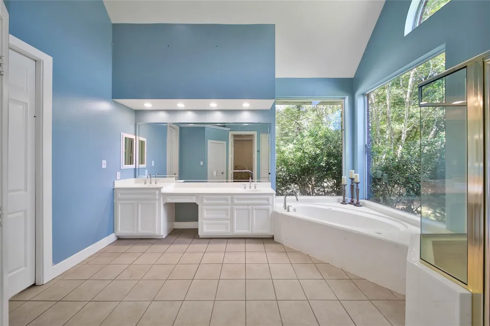 15444 Crown Oaks Drive Montgomery, TX 77316
