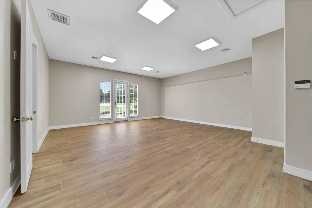 15444 Crown Oaks Drive Montgomery, TX 77316