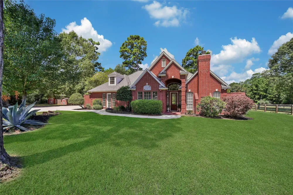 15444 Crown Oaks Drive Montgomery, TX 77316