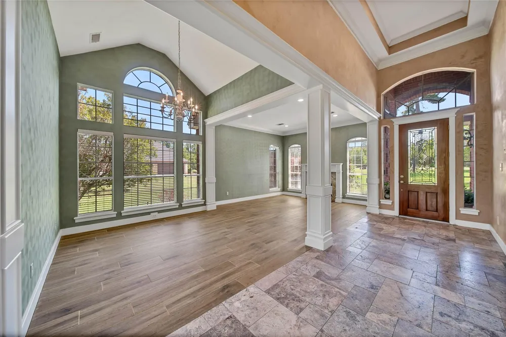 15444 Crown Oaks Drive Montgomery, TX 77316