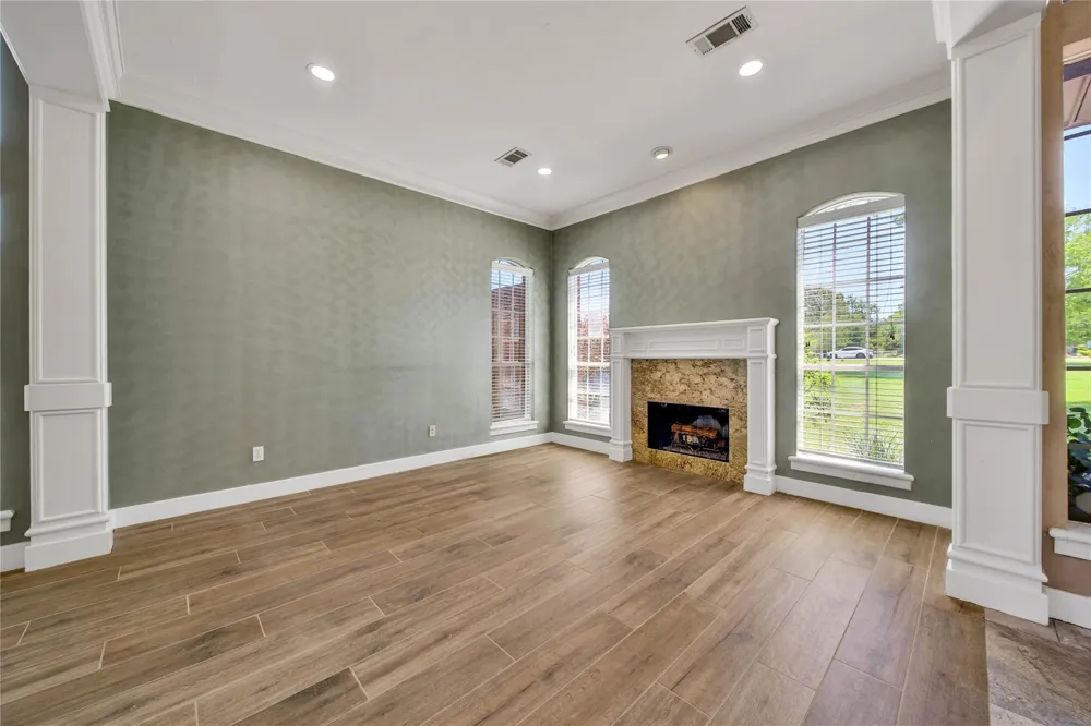 15444 Crown Oaks Drive Montgomery, TX 77316