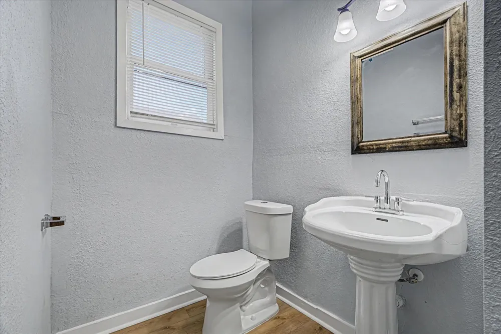 1827 Avenue O Street Galveston, TX 77550